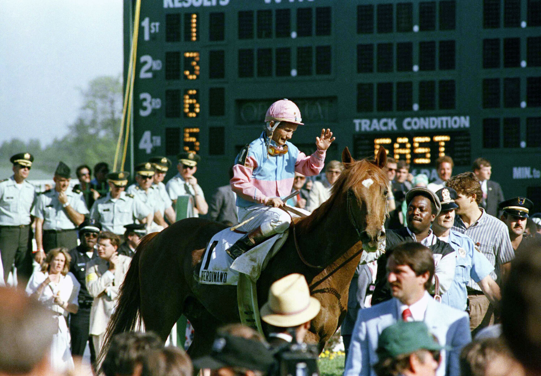 1986: 54-year-old Bill Shoemaker wins his fourth Kentucky Derby